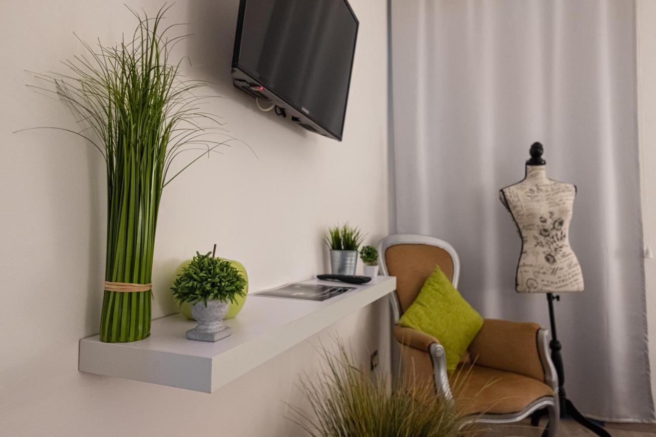 Il Giardino Di Sybar Apartment Lecce Exterior photo